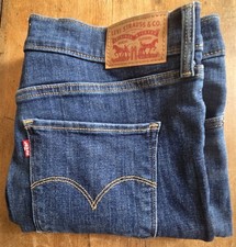 NEW LEVI'S 314 SHAPING STRAIGHT WOMEN'S JEANS SIZE 31Wx27L (inseam) FREE SHIP!