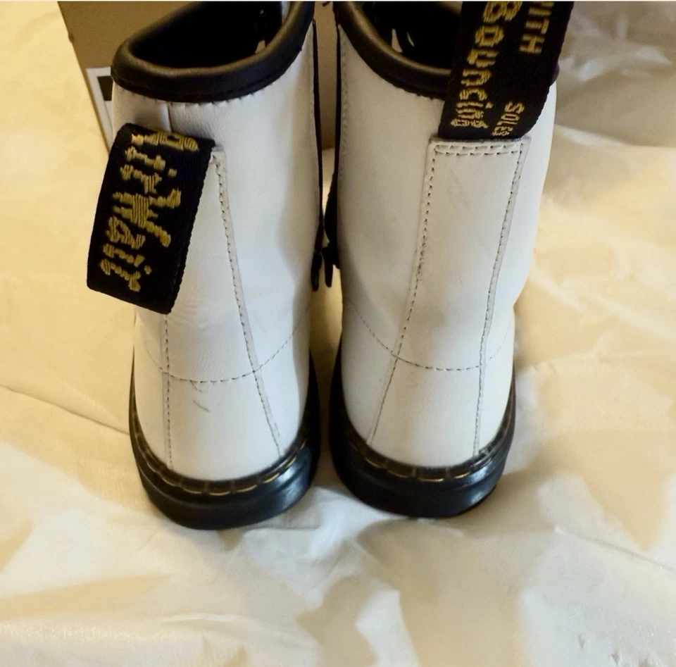 Botas blancas Doc Martins NIÑOS, talla 5 Foto 4 de 4