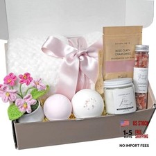 Spa Gift Basket for Women, Self Care Gift Set with Blanket, Bath Bombs, Candle