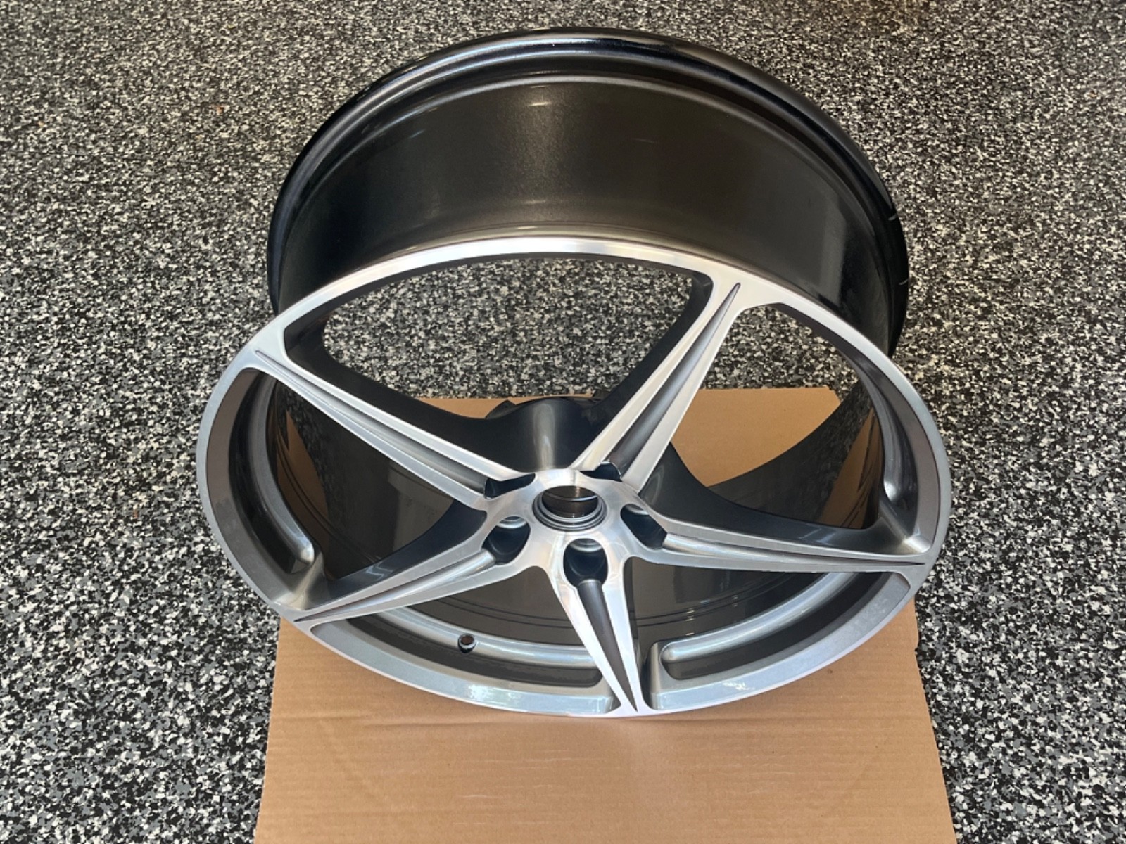 Ferrari 458 Front Wheel P/N 255225