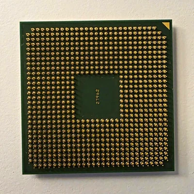 AMD Athlon 64 3200+ Socket 754 CPU 2,0 GHz 512 KB L2 400 MHz 1 núcleo Foto 1 de 2