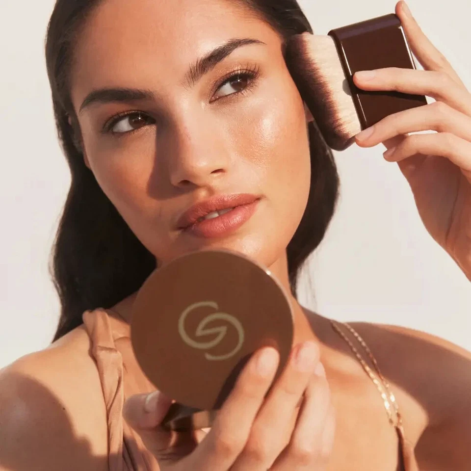 Polvo bronceador Oriflame Giordani Gold - Essenza Foto 3 de 4