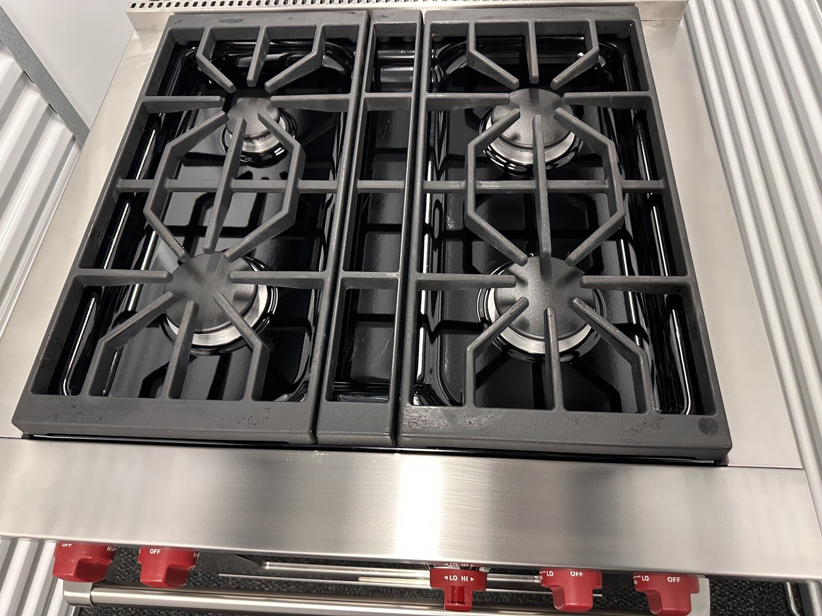 Wolf DF304 30" Dual Fuel Range 4 Burners Red Konbs eBay