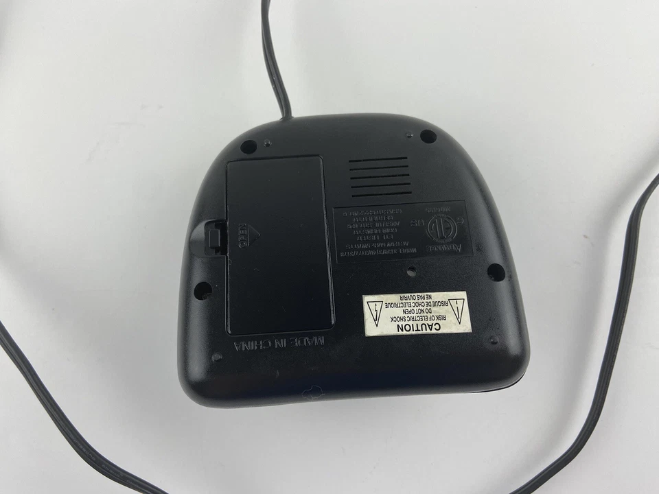 despertador negro y rojo puge in y funciona con pilas Foto 4 de 4