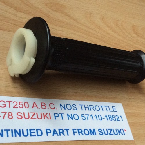 SUZUKI GT250 ABC 1976-1978 NOS THROTTLE GRIP FACTORY NEW PT NO 57110-18621 - Picture 3 of 12