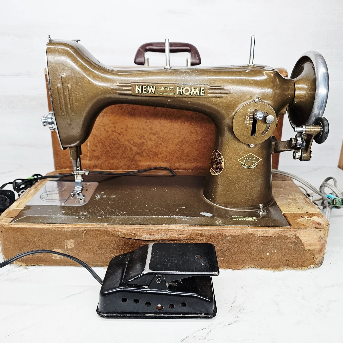 Antique Original Domestic Sewing Machine Collectible Sewing