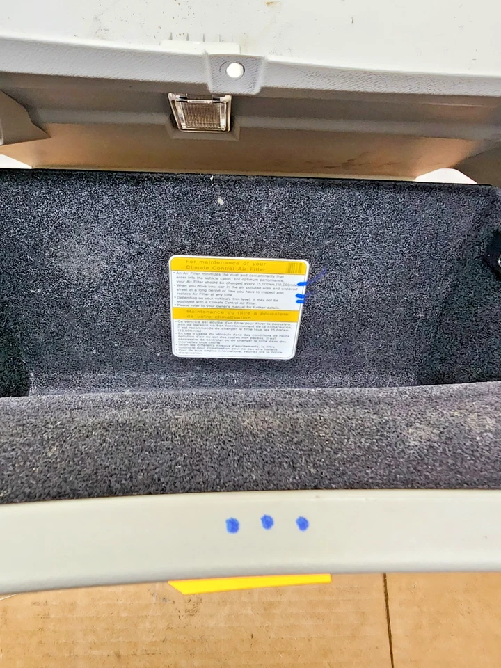 2006–2011 Hyundai Azera Glove Box Compartment Assembly OEM 84540-3L000 - Image 4 of 4