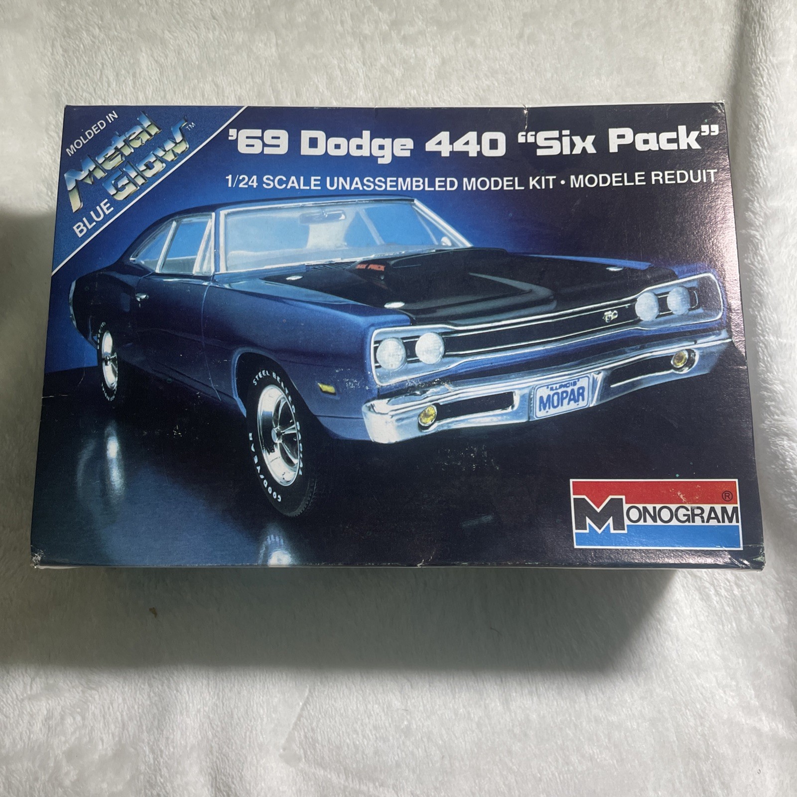 Monogram 69 Dodge 440 Six Pack 1:24 Scale Complete Model Kit