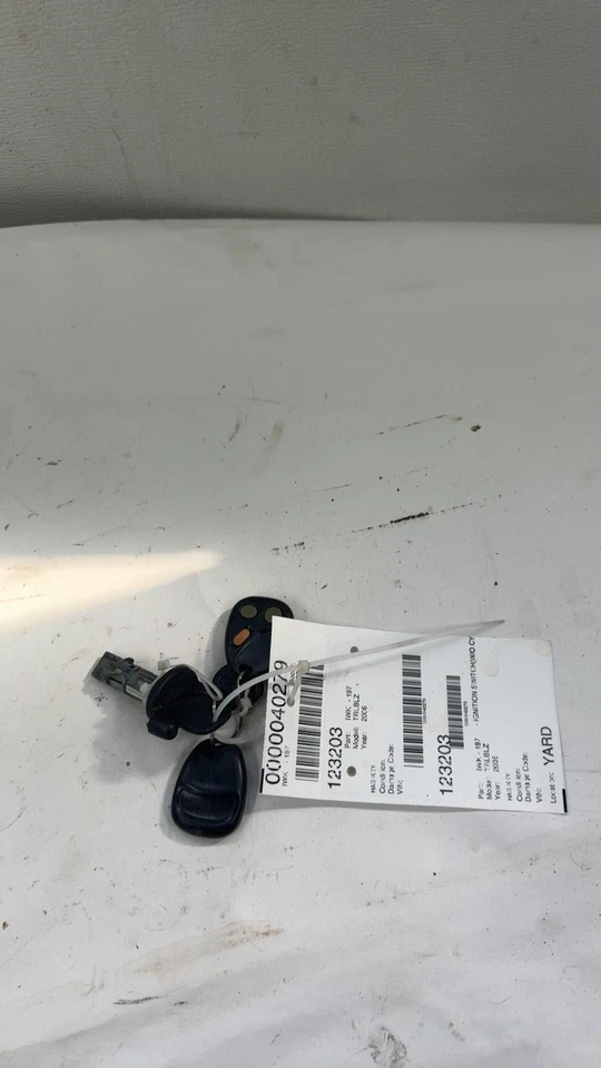 2002-09 TrailBlazer interruptor de ignição (sem cilindro e chave) tem chave 0 - Imagem 2 de 4