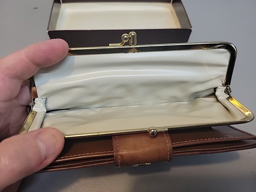 New? Vintage Baronet Wallet Leather Kiss Lock Brown w/Box -Free Shipping - Picture 5 of 9