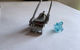 Lego Legends Of Chima Minifigure Winzar (Loc009) with Two Swords, Crystal 70004 