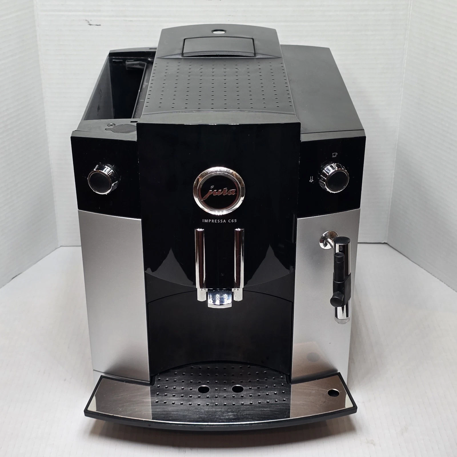 Jura Impressa C65 Superautomatic Coffee Espresso Machine Preowned
Opens in a new window or tab