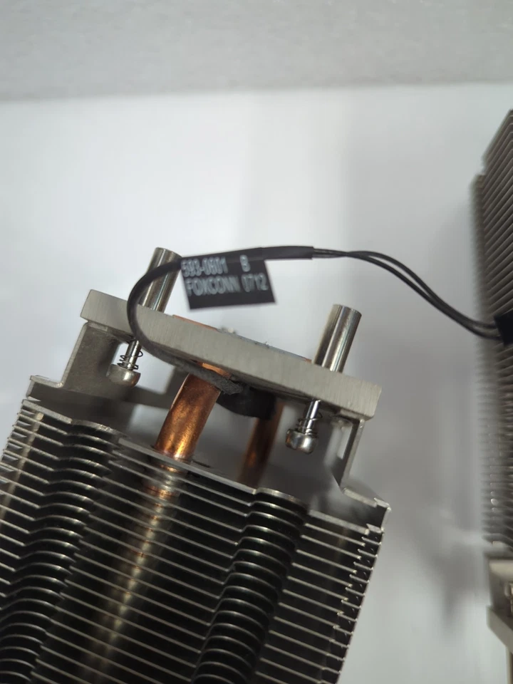 2x Original Apple 593-0601 Mac Pro A1186 CPU Heatsink Fan Cooler - - Image 3 of 4
