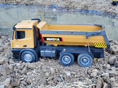 huina 1573 dump truck