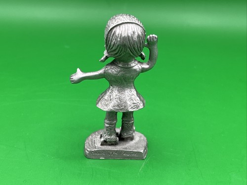 Ratcliffe Pewter Girl on Roller Skates Playing figurine - Picture 3 of 7