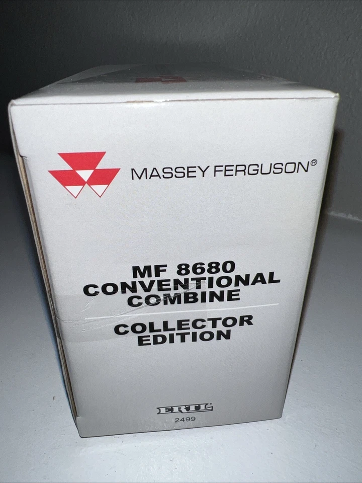 1/64 Massey Ferguson 8680 Conventional Combine Collector Edition - Image 2 of 3