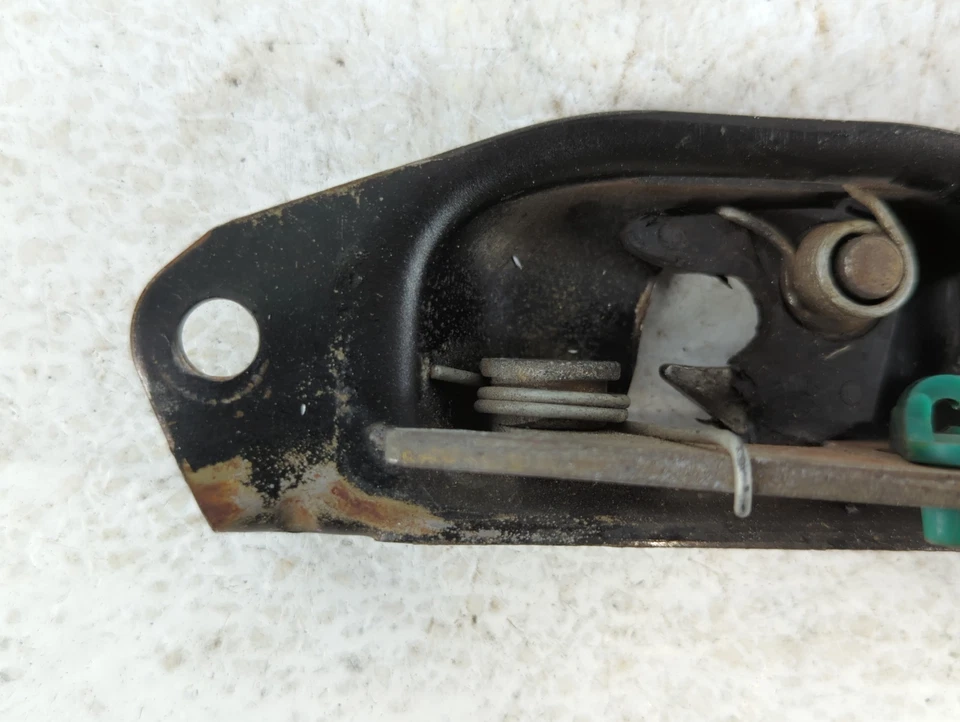 Chevrolet Avalanche 1500 2005 puerta trasera pestillo X8M7S Foto 2 de 4