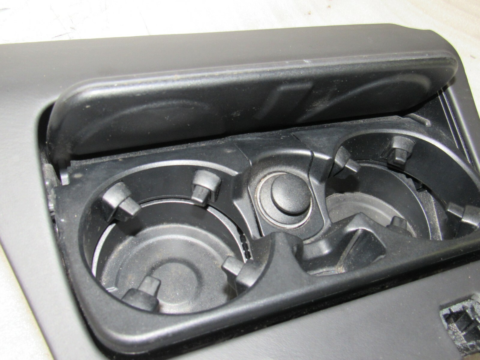 OEM 20132016 BMW F10 M5 DCT CENTER CONSOLE LEATHER TRIM W/ CUP HOLDER