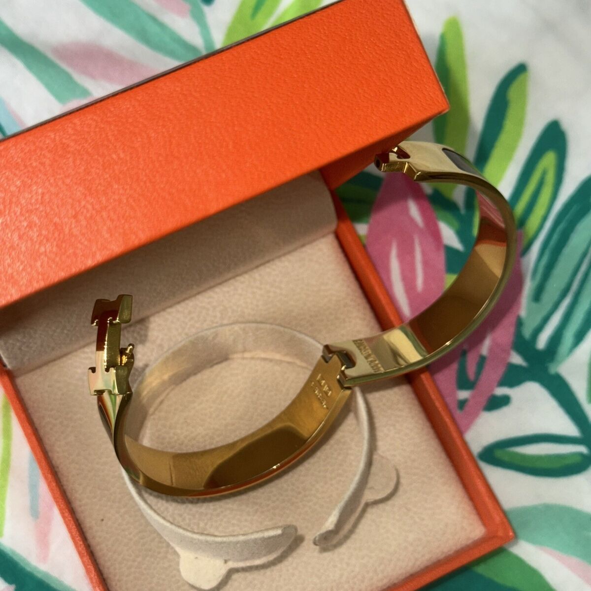 Hermes Clic H Bracelet - Black & Gold | eBay Hermes Clic H Bracelet - Black & Gold | eBay