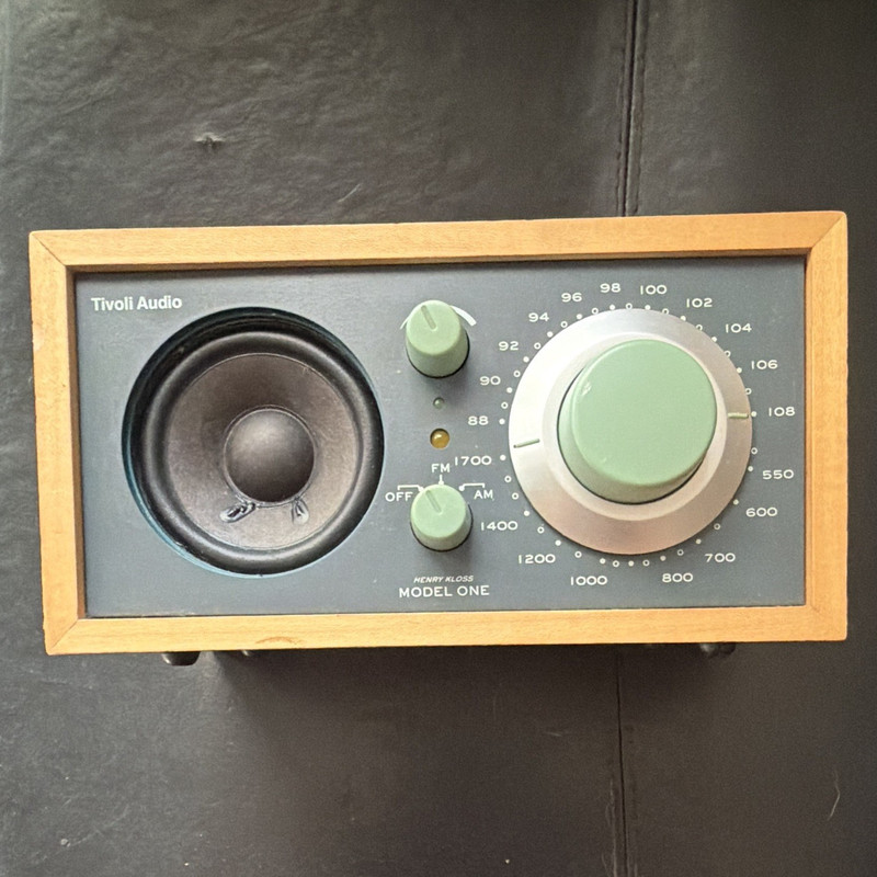 Tivoli Audio Model One AM/FM Table Radio Wood Cabinet AUX Headphone Jack works👍