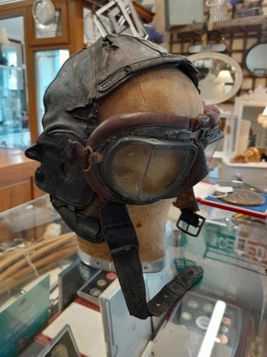 Original WW2 Pilot Air Flying Cap With Google Made In England Display Collector
