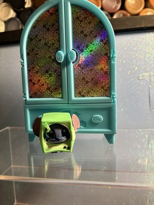 Disney Doorables Costume Cuties Stitch in Record Player Figure 