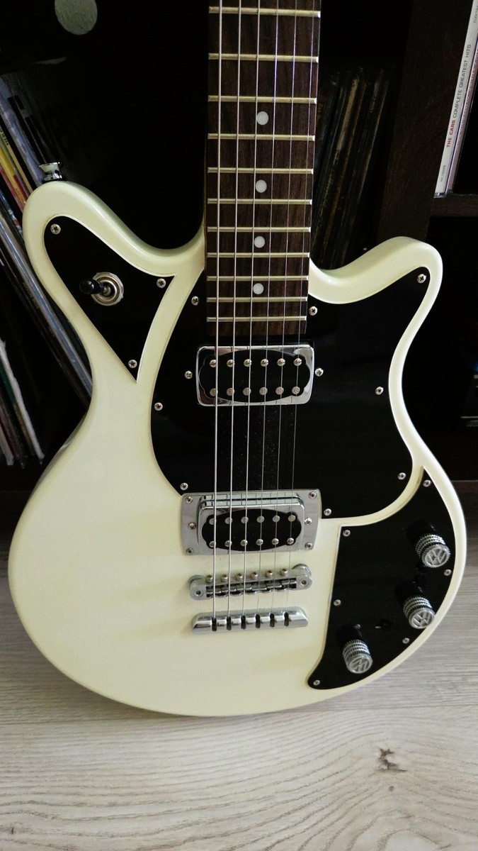 First Act Limited Edition Volkswagen Garage Master 2006 - White