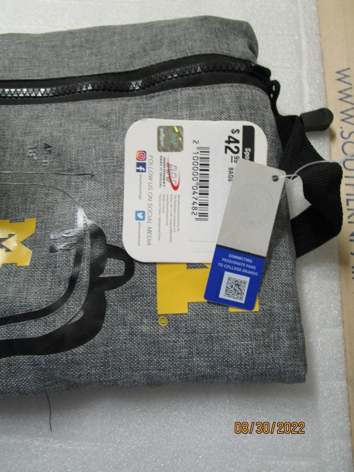 Michigan Wolverines BackPack Fold Up Bag - Image 3 of 4