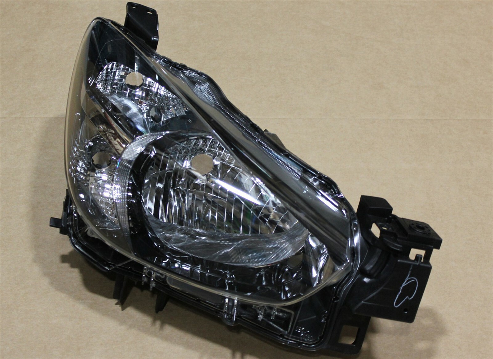 Oem Factory 15 17 Mazda 2 Headlight Right H4 Levelling Headlamp Non Us Market Dl Ebay Oem Factory 15 17 Mazda 2 Headlight Right H4 Levelling Headlamp Non Us Market Dl Ebay