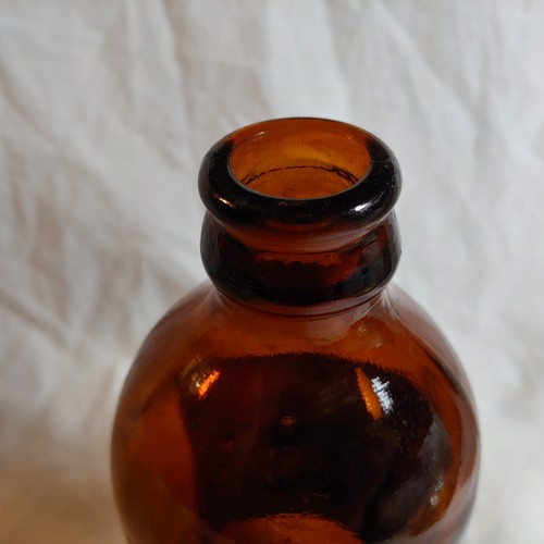 vintage Old Style Pilsner beer bottle brown glass stubby Molson BC Canada - Picture 5 of 8
