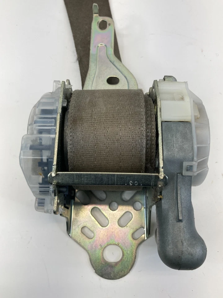 2008-2015 Mitsubishi Lancer Front Left Driver Side Seat Belt Retractor OEM Foto 3 de 4