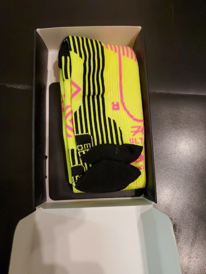 Zoot Women's Ultra 2.0 CRx Sock - Safety Yellow Nano Glide Pink Glow Accent - Image 4 of 4