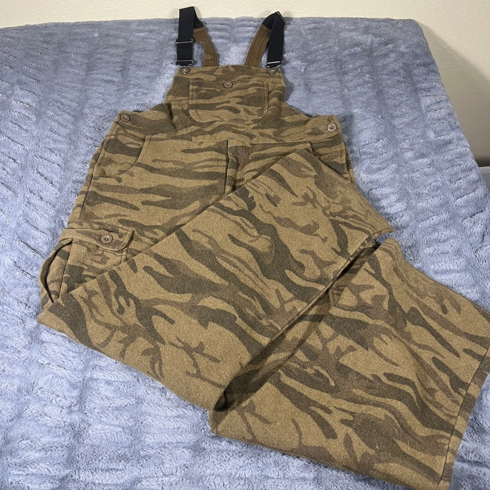 Brents Outdoors Wool Blend Camo Cargo Overalls Mens Medium Brown Green Hunting
Opens in a new window