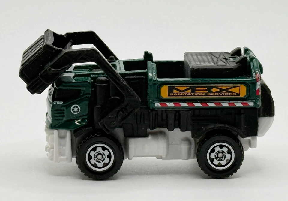 Matchbox 2013 Garbage Gulper Truck Mattel MBX Sanitation Service Diecast Toy - Image 2 of 4