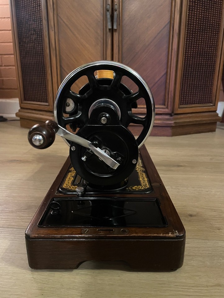 1939 Singer Victorian 127 Hand Crank Sewing Machine | eBay