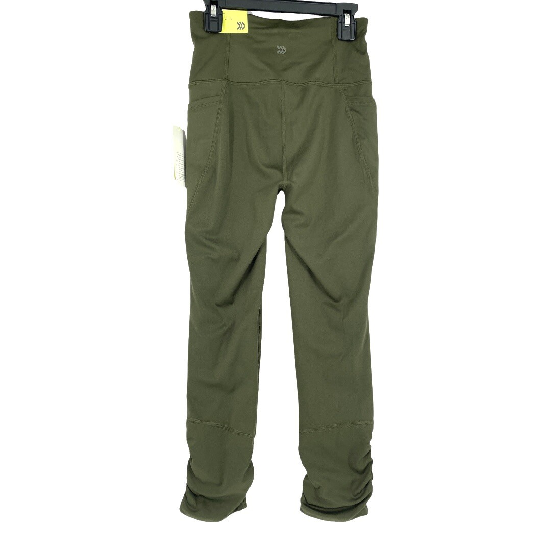 All in Motion Women Ultra HighRise Moisture Wicking Capri Leggings