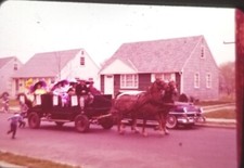 DRESSED UP CROWD ON HORSE WAGON,1959.VTG KODACOLOR 35 MM PHOTO SLIDE*E5
