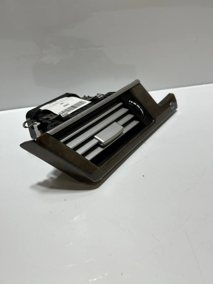 2012-2014 MERCEDES BENZ E350 E550 ЛЕВАЯ ПРИБОРНАЯ ПАНЕЛЬ ВЕНТИЛЯЦИОННОЕ ОТВЕРСТИЕ - Изображение 2 из 4