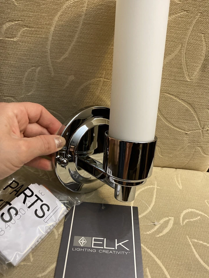 ELK Lighting 84060/1 10”x5” Metro Light Barra de Baño Acero Pantalla de Vidrio Blanco, Cromo Foto 4 de 4