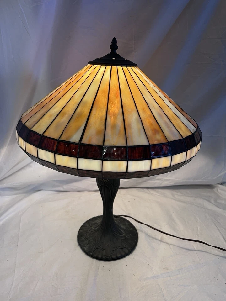 Lámpara de mesa vintage estilo Tiffany Art Deco luz soporte de metal 23" H 16" W pantalla Foto 3 de 4