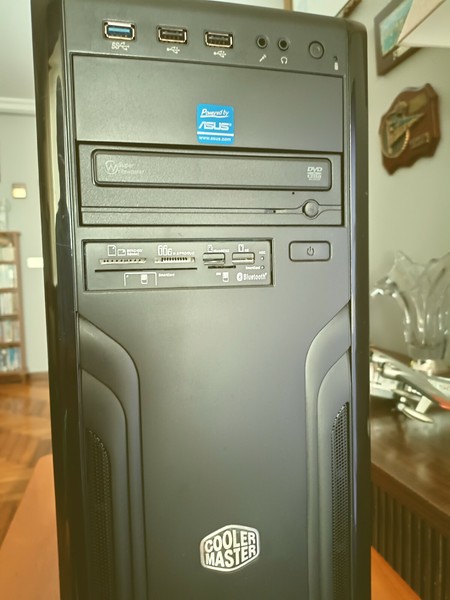 Intel 7 4770 3,4 Ghz , placa base Asus H87Z-Pro, Fuente 650 W, (sin extrenar) 