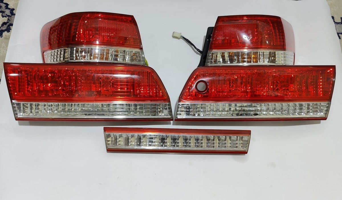 トヨタ　マーク11 gx100 jzx100 リアトランクとテールライト トヨタマーク11 gx100 jzx100 リアトランクとテールライト