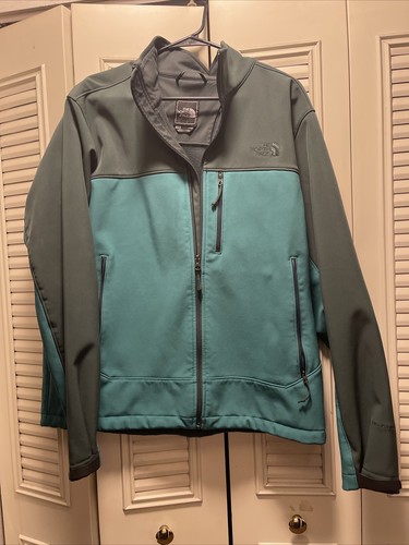 🔥North Face Men Two Tone Green SLIGHTLY USED🔥