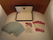 Estuche de medallas de terciopelo vacío vintage de Boy Scouts of America y tarjeta de registros de insignia de mérito