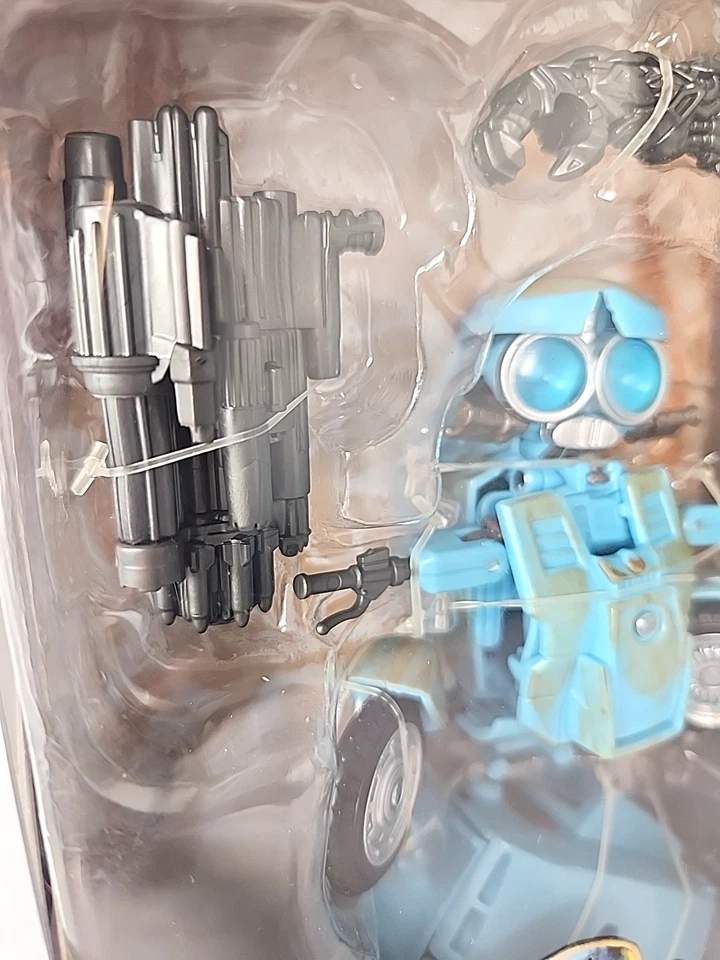 Transformers Premier Edition Autobot Sqweeks The Last Knight Hasbro Deluxe Class - Image 3 of 4