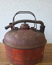 Vintage Double Handle Eagle Gas Can Red 2 1/2 Gallon
