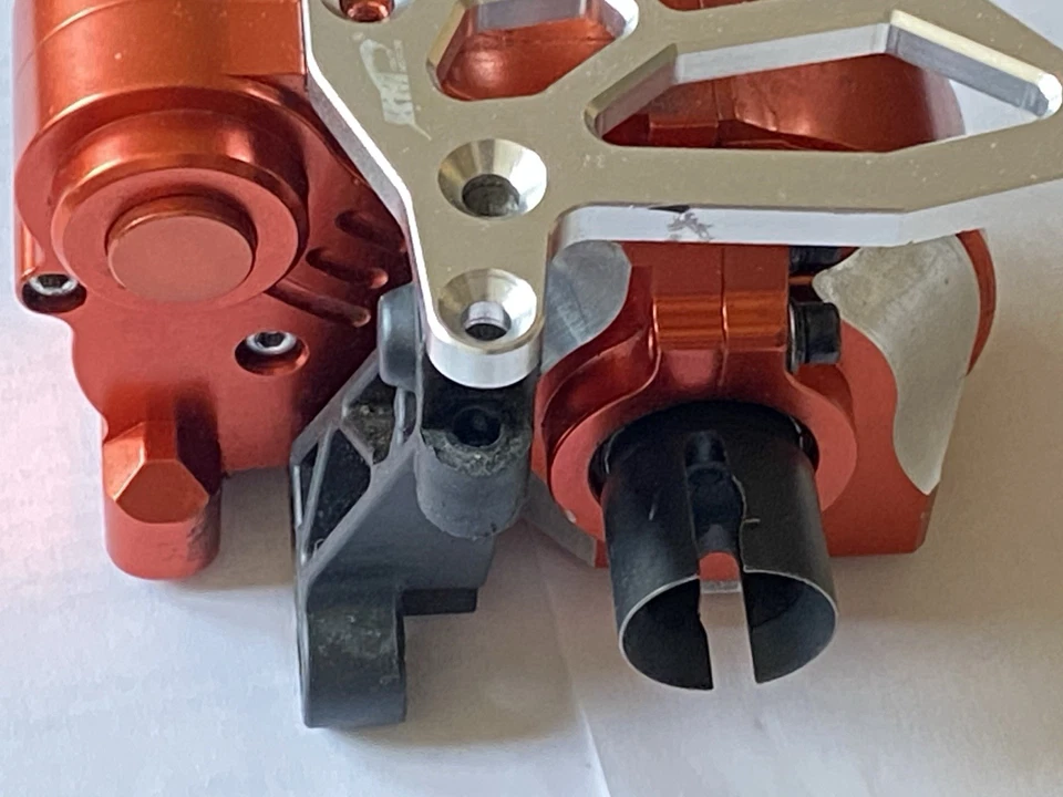 Gebraucht-Alu/Differential/Differential-Bremse HPI-Baja B)obere Platte(Integy/KM - Bild 2 von 4