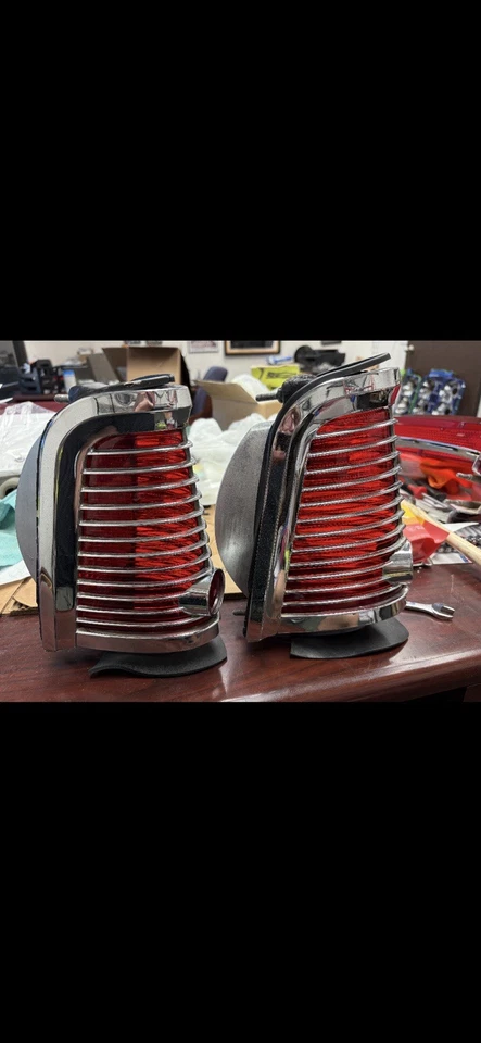 Lincoln Continental 1965 conjunto de luces traseras par Foto 3 de 4