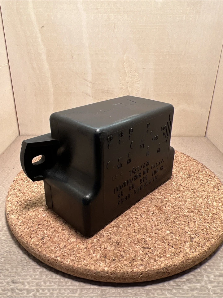 Mercedes Part#0015459832 OEM Glow Plug Relay Cover - Image 4 of 4