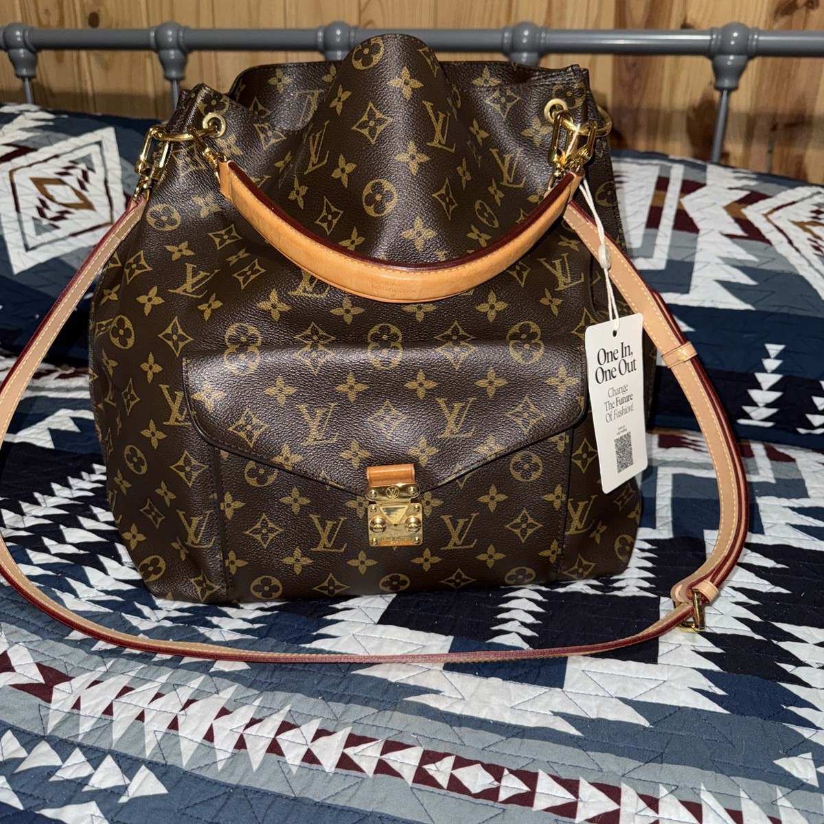 Vuitton Bags Louis Vuitton Metis Two Tone LOUIS VUITTON M23081